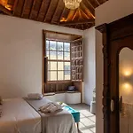 La Casa De La Camelia *