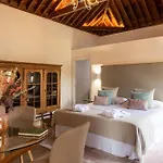 Hotel La Casa De La Camelia