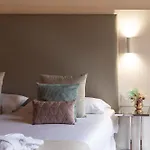 La Casa De La Camelia *