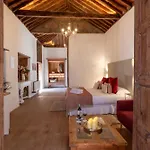 La Casa De La Camelia