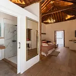 La Casa De La Camelia 라 라구나
