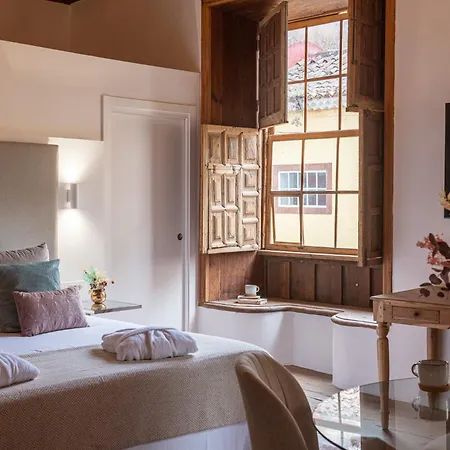 La Casa De La Camelia *