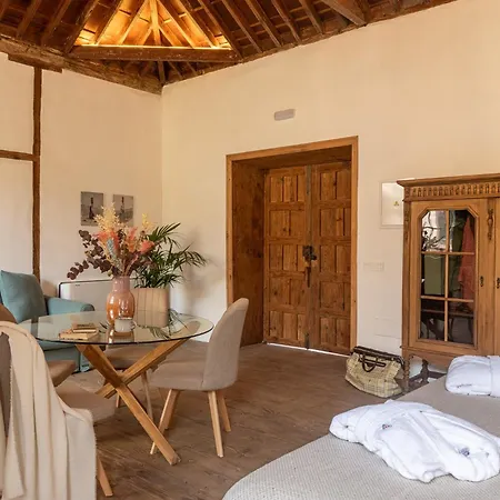 Hotel La Casa De La Camelia *