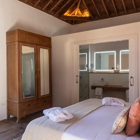 La Casa De La Camelia *