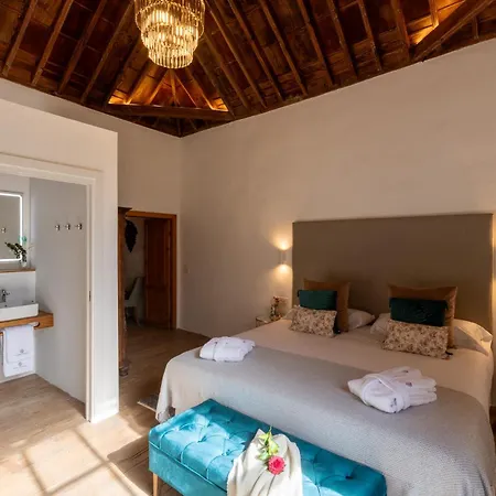 La Casa De La Camelia *