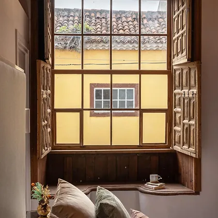 Hotel La Casa De La Camelia *