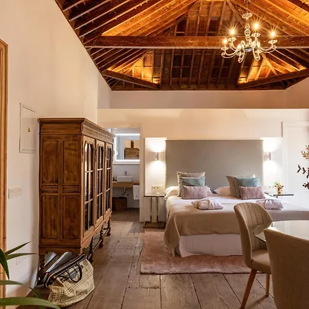 Hotel La Casa De La Camelia