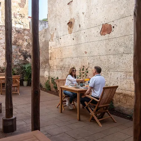 La Casa De La Camelia Hotel