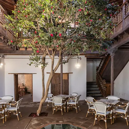 La Casa De La Camelia Hotel
