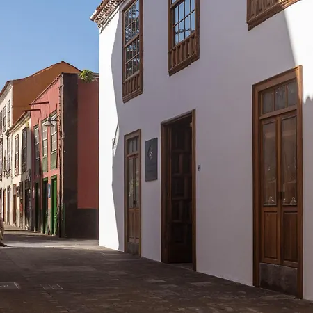 La Casa De La Camelia * San Cristóbal de La Laguna