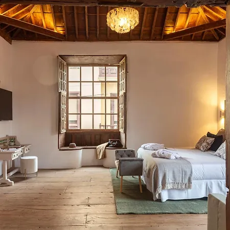 Hotel La Casa De La Camelia *