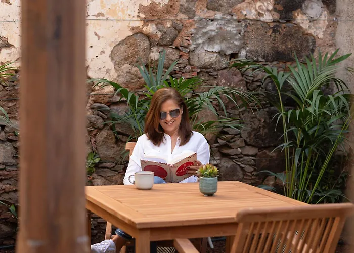 Hotel La Casa De La Camelia