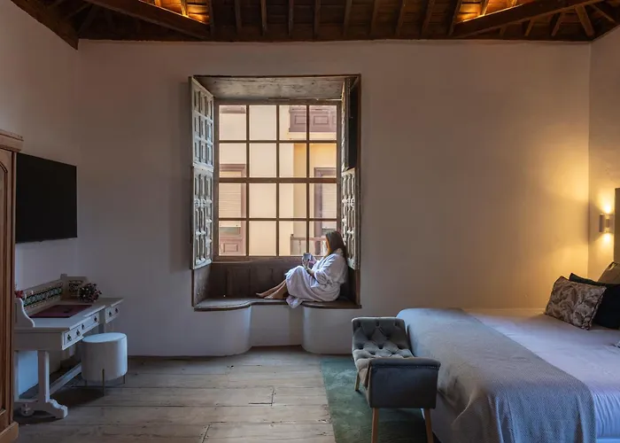 La Casa De La Camelia Hotel *