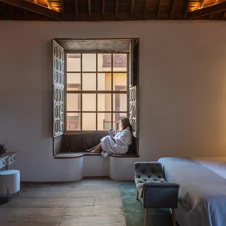 La Casa De La Camelia Otel *