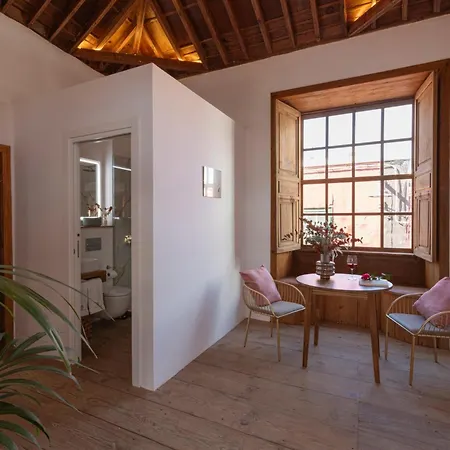 Otel La Casa De La Camelia *